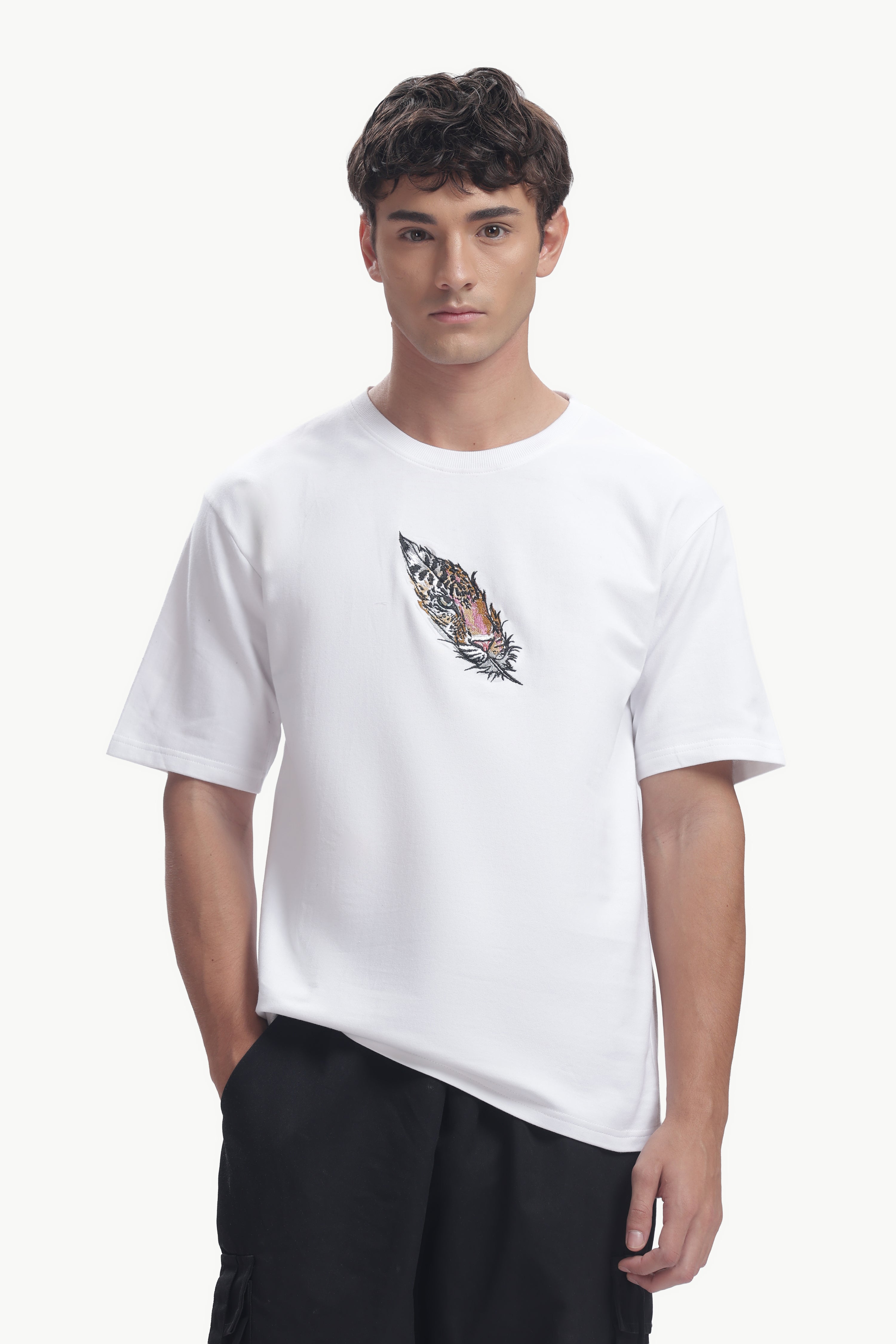 Cheetah feather Embroidery T-Shirt