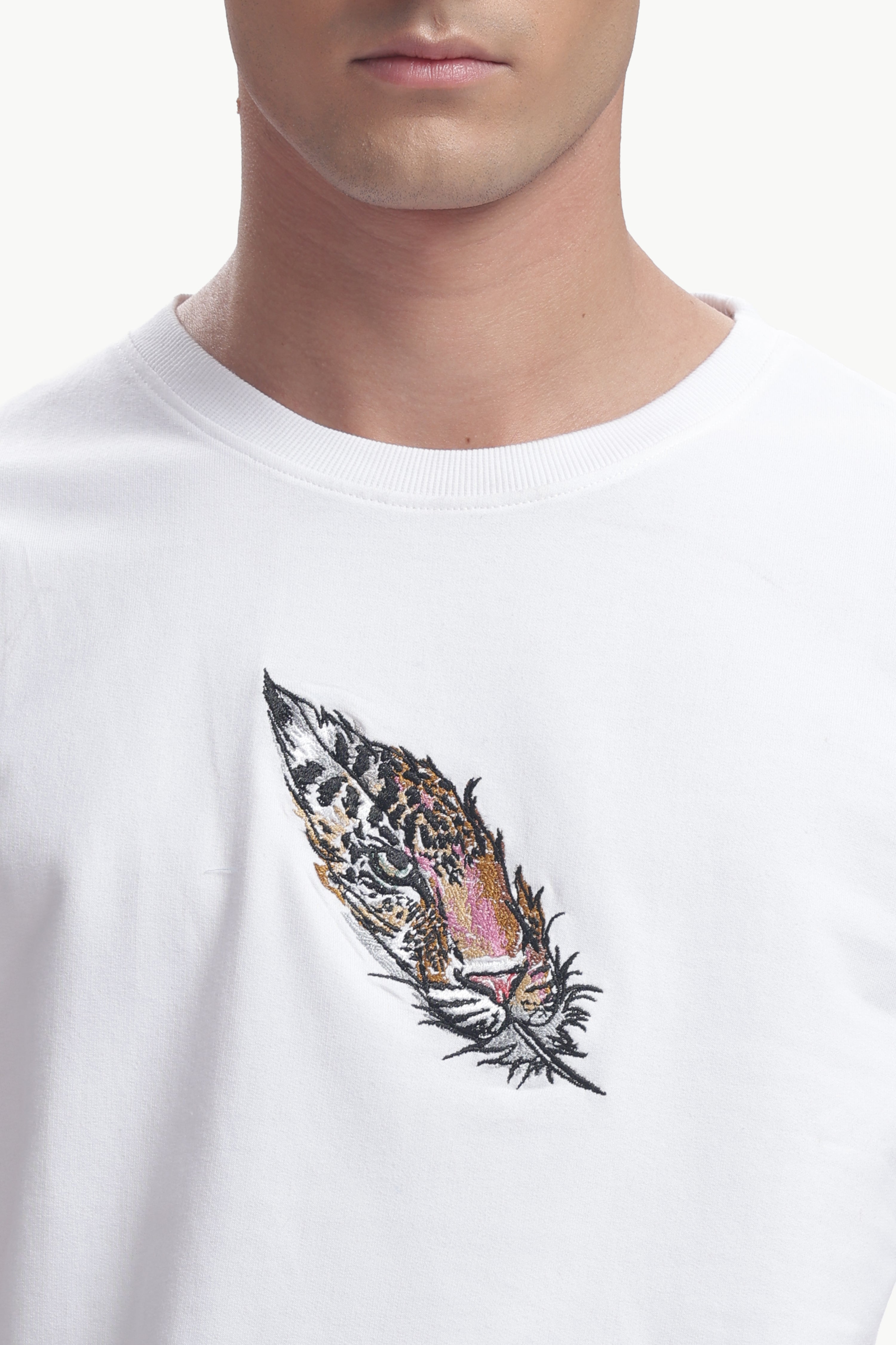 Cheetah feather Embroidery T-Shirt