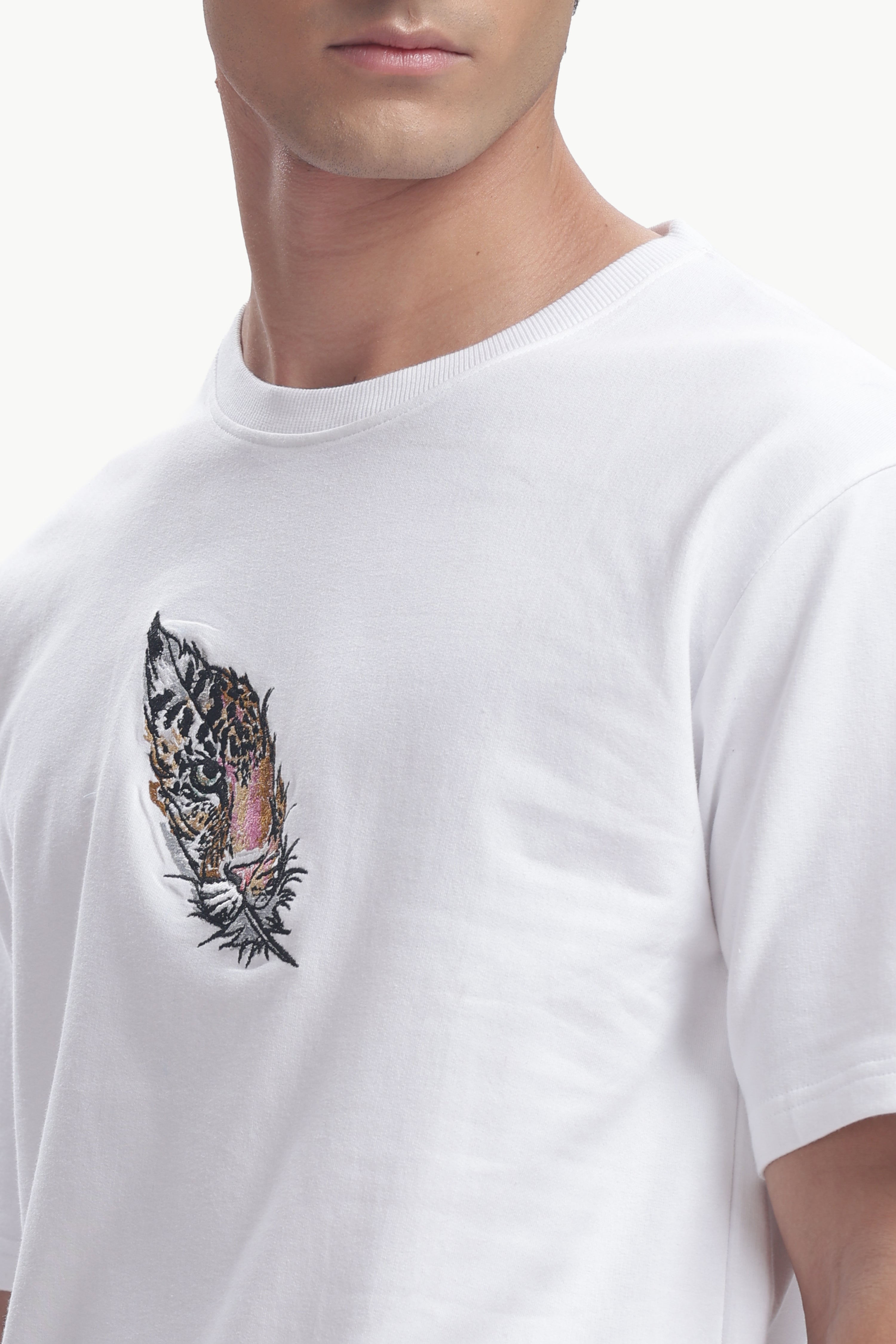Cheetah feather Embroidery T-Shirt