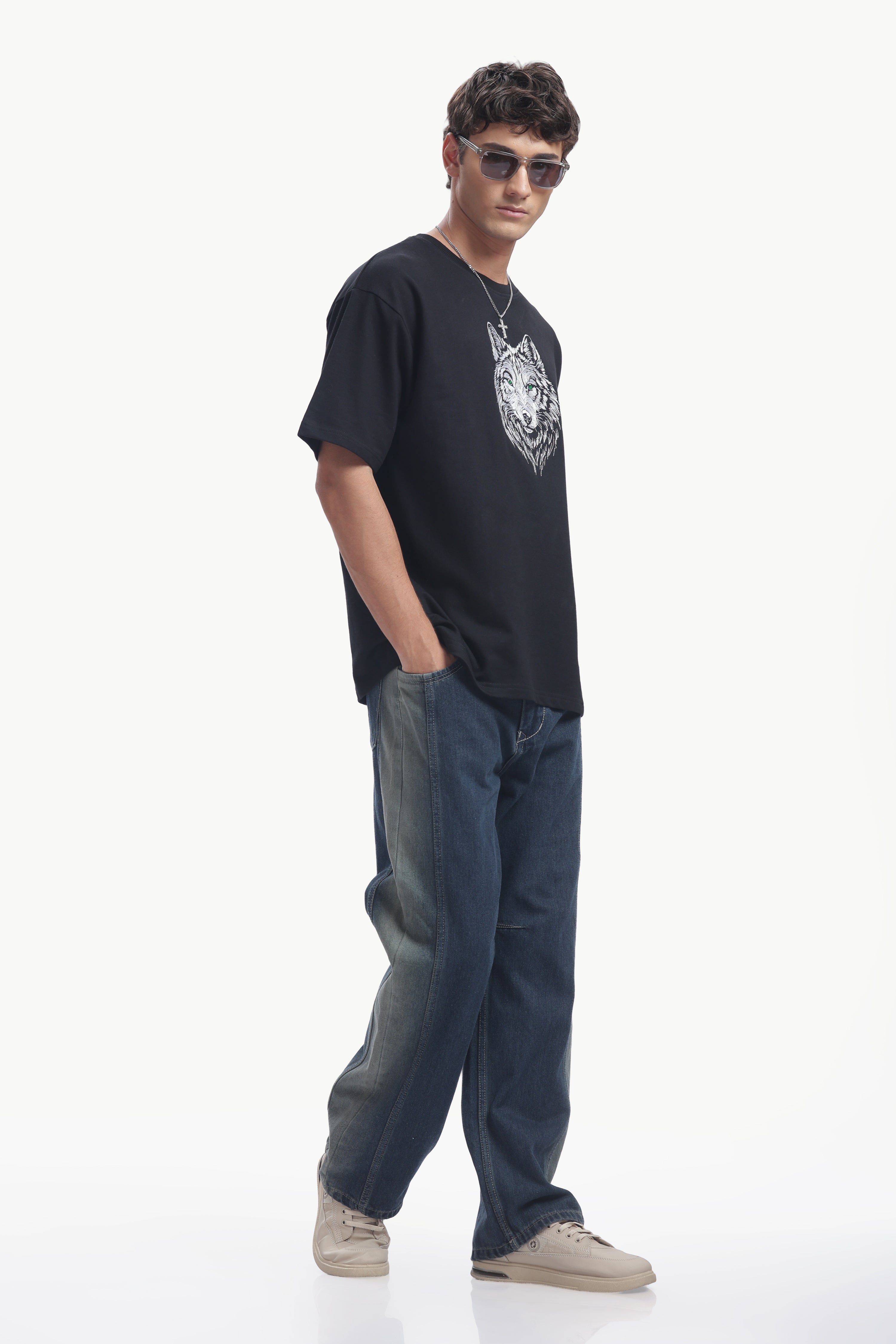 Wolf Embroidery T-Shirt